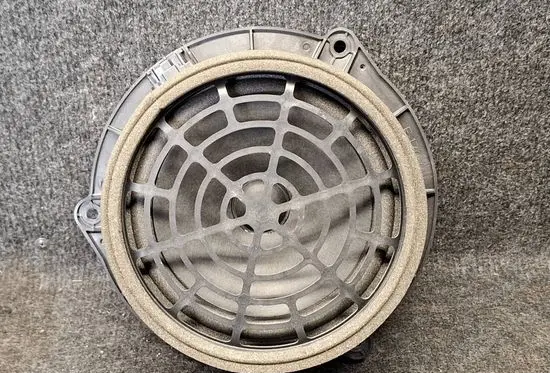 Audi A6 S6 C7 4G Rear door speaker 4G1035411
