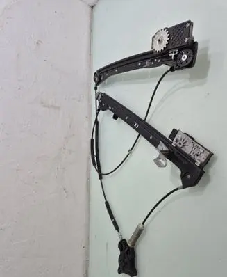 Mini One - Cooper Coupe R56 Front window lifting mechanism without motor 8820011