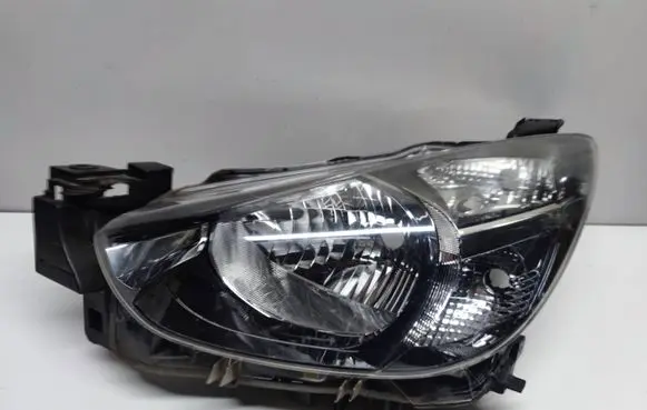 Mazda 2 Headlight/headlamp