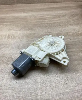 Mercedes-Benz C W204 Rear door window regulator motor A2048200542 0130822505