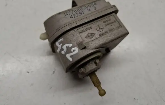 Headlight level adjustment motor