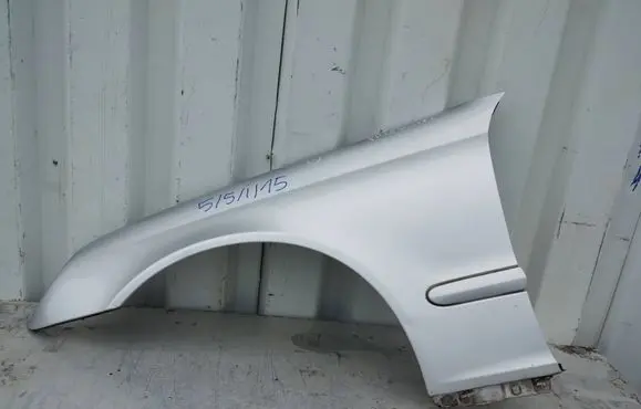 Mercedes-Benz C W203 Fender 203B