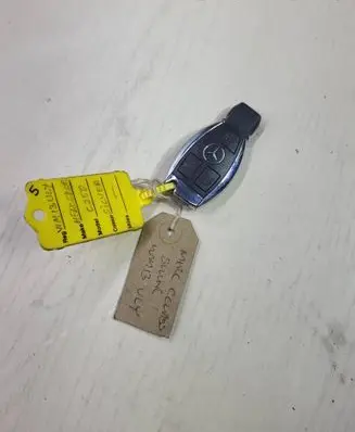 Mercedes-Benz C W204 Ignition key/card 