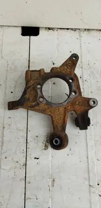 Subaru XV Rear wheel hub spindle/knuckle 