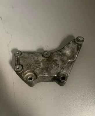 Mercedes-Benz E W212 Engine mounting bracket A6510940039 11387010211