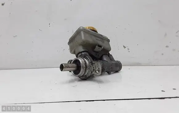 Subaru Legacy Master brake cylinder