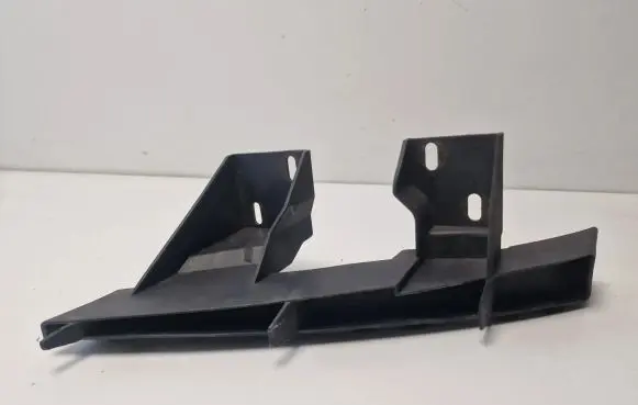 Audi Q7 4L Front bumper mounting bracket 4L0807334