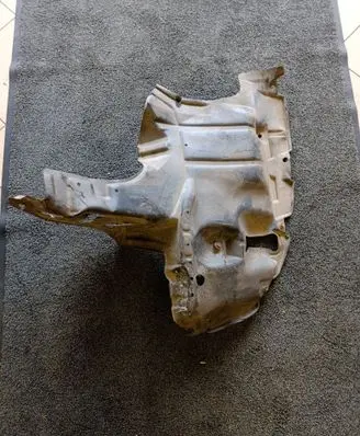 Toyota Avensis T220 Engine splash shield/under tray 51442