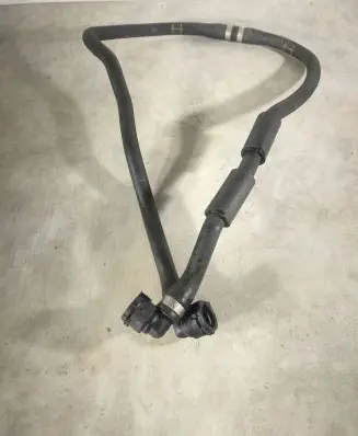 BMW 4 F32 F33 Engine coolant pipe/hose 8507246