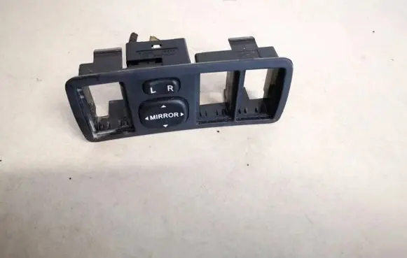 Toyota Corolla E120 E130 Wing mirror switch 183574