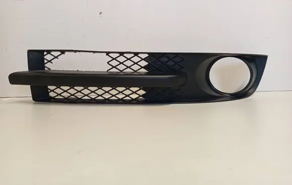 Volkswagen Sharan Front bumper lower grill 7M3853683A