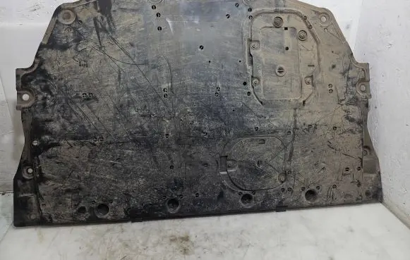 Mazda 3 III Engine splash shield/under tray D09H56110