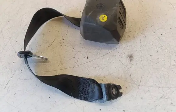 Volkswagen PASSAT B6 Rear seatbelt 3C9857806G