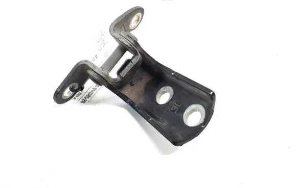 Toyota Hilux (AN10, AN20, AN30) Rear door lower hinge 68780-02020