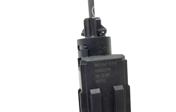 Audi A6 S6 C6 4F Brake pedal sensor switch 3B0945511C