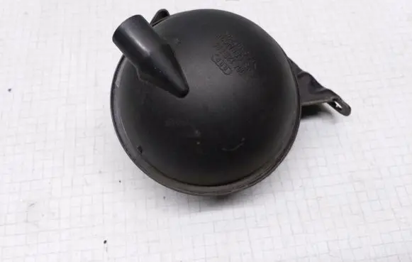 Volkswagen Bora Vacuum air tank 054129808