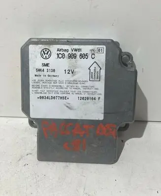 Volkswagen PASSAT B5.5 Airbag control unit/module 1C0909605C