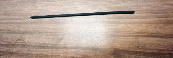 BMW 2 F46 Front door glass trim molding 7298823