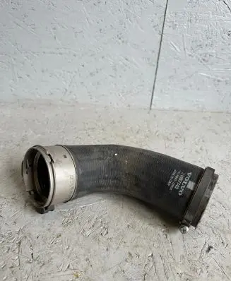Volvo XC90 Intercooler hose/pipe 31657743