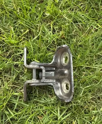 Opel Astra J Rear door lower hinge
