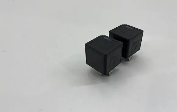 Jaguar XK8 - XKR Other relay LJA6707AA V23126A1X20