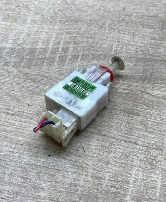Opel Vectra B Brake pedal sensor switch 90569685 03611102