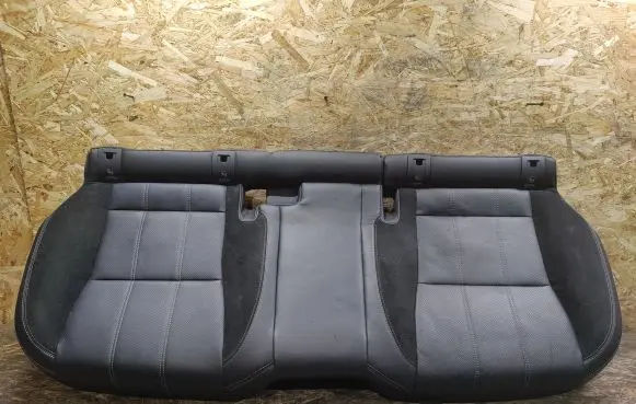 Land Rover Range Rover Velar Rear seat L0476167AF