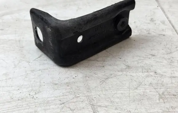 Mercedes-Benz E W212 Headlight/headlamp mounting bracket A2126200028 15W40