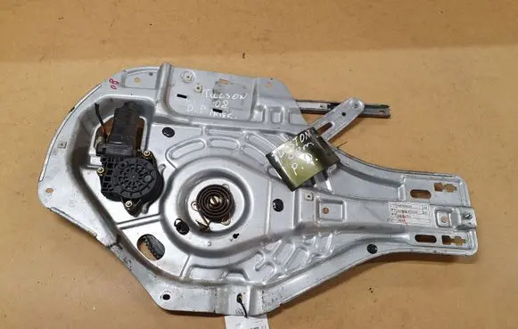Hyundai Tucson JM Front door window regulator with motor 824802E010