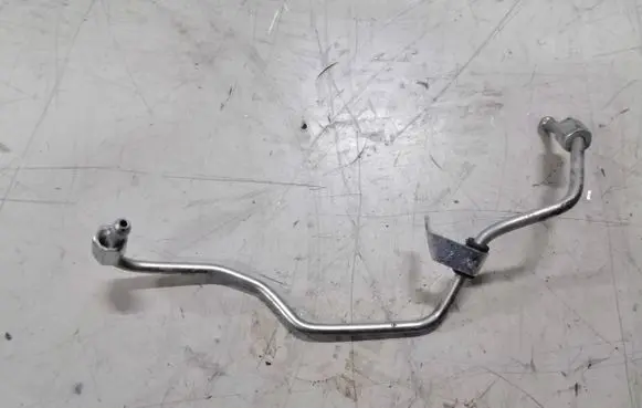 Toyota Highlander XU70 Fuel line pipe 