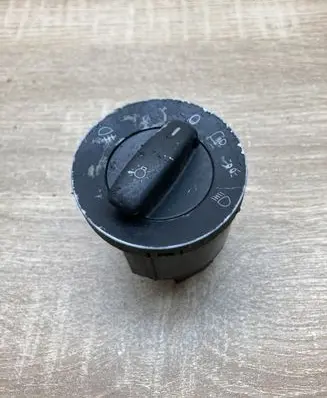 Volkswagen Golf V Light switch 1K0941431