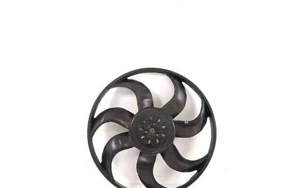 BMW 2 F46 Radiator cooling fan shroud 16463566