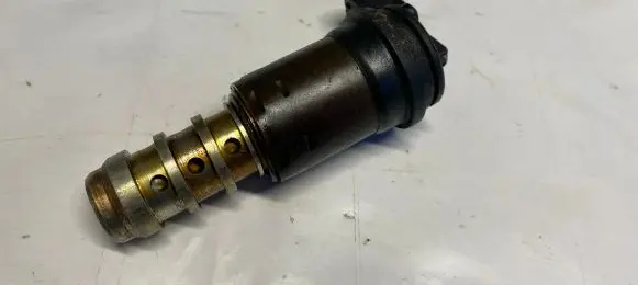 BMW 7 E65 E66 Camshaft vanos timing valve 170732309
