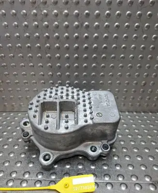 Toyota Auris E180 Water pump S27730504