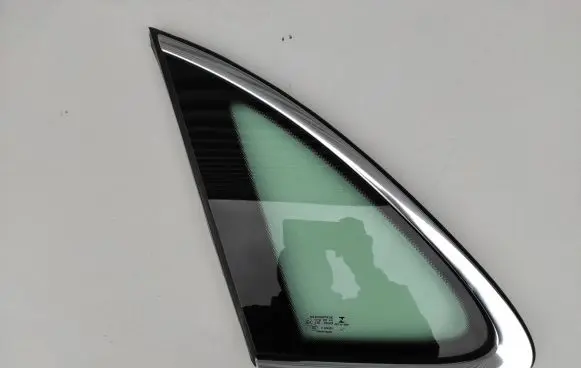 Porsche Macan (95B) Rear side window 95B845297