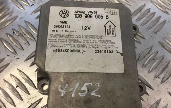 Volkswagen PASSAT B5.5 Airbag control unit/module 1C0909605B 4152