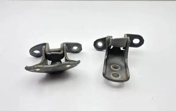 Toyota Yaris Front door upper hinge