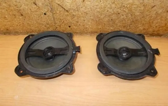 Audi A3 S3 8L Rear door speaker