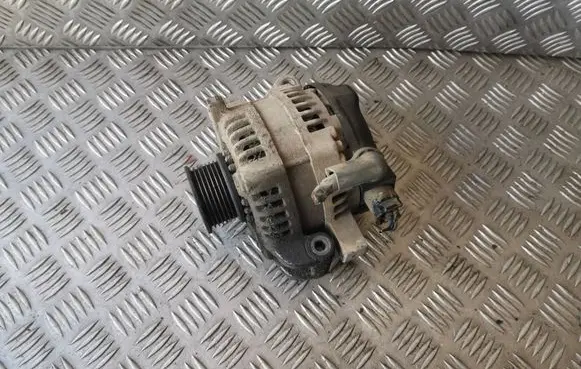 Toyota Corolla Verso AR10 Generator/alternator 270600G021 1042104591