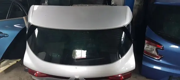Renault Megane IV Tailgate/trunk/boot lid