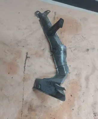 Audi A4 S4 B8 8K Fender mounting bracket 8K0821135B