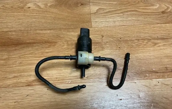 Windscreen/windshield washer pump