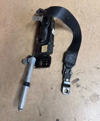 Volvo S40 Front seatbelt 30661789