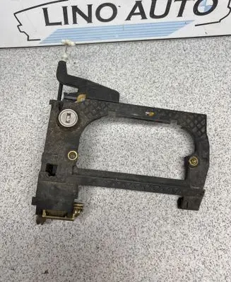 Front door exterior handle/bracket