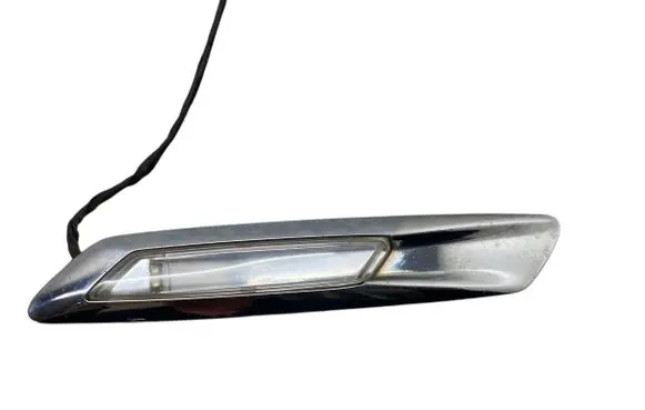 BMW 5 F10 F11 Front fender indicator light 7154168 7154170