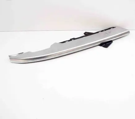 Land Rover Discovery 5 Dashboard glove box trim MY42640E72AB