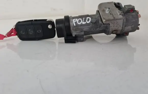 Volkswagen Polo IV 9N3 Ignition lock 4B0905851