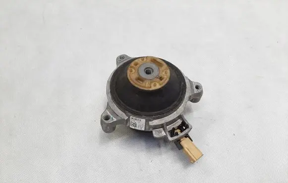 Audi A8 S8 D5 Gearbox mount 4M0399151N