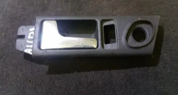 Audi A6 S6 C4 4A Front door interior handle 4a0839019c