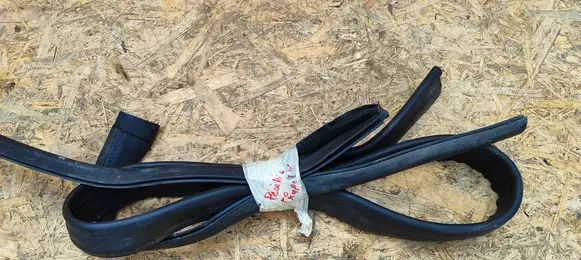 Mercedes-Benz E W212 Engine compartment rubber A2126280098 A21262800598 A2126280298